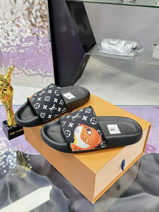 Picture of Louis Vuitton Slippers _SKULVsz38-46jyh0569798